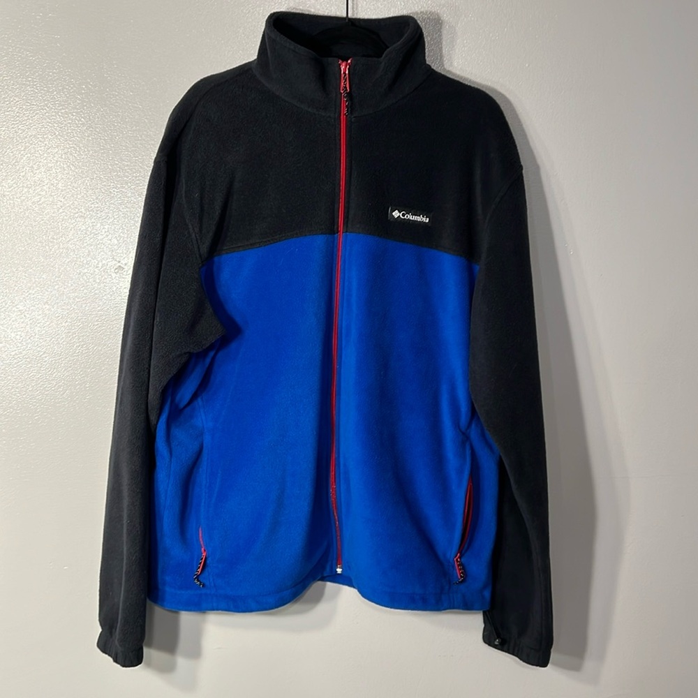 Columbia~Men’s Full Zip Fleece in BlueBlack w/Red front zipper/pockets Detail XL